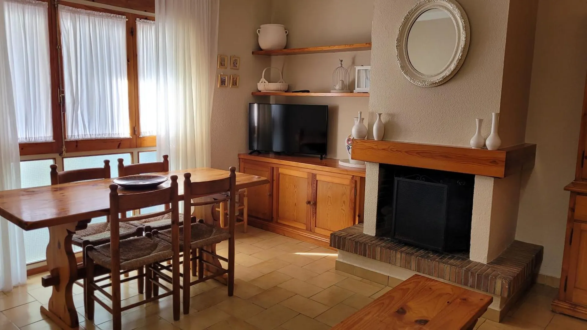 Apartamento Delacroix L' Escala 0*,  スペイン